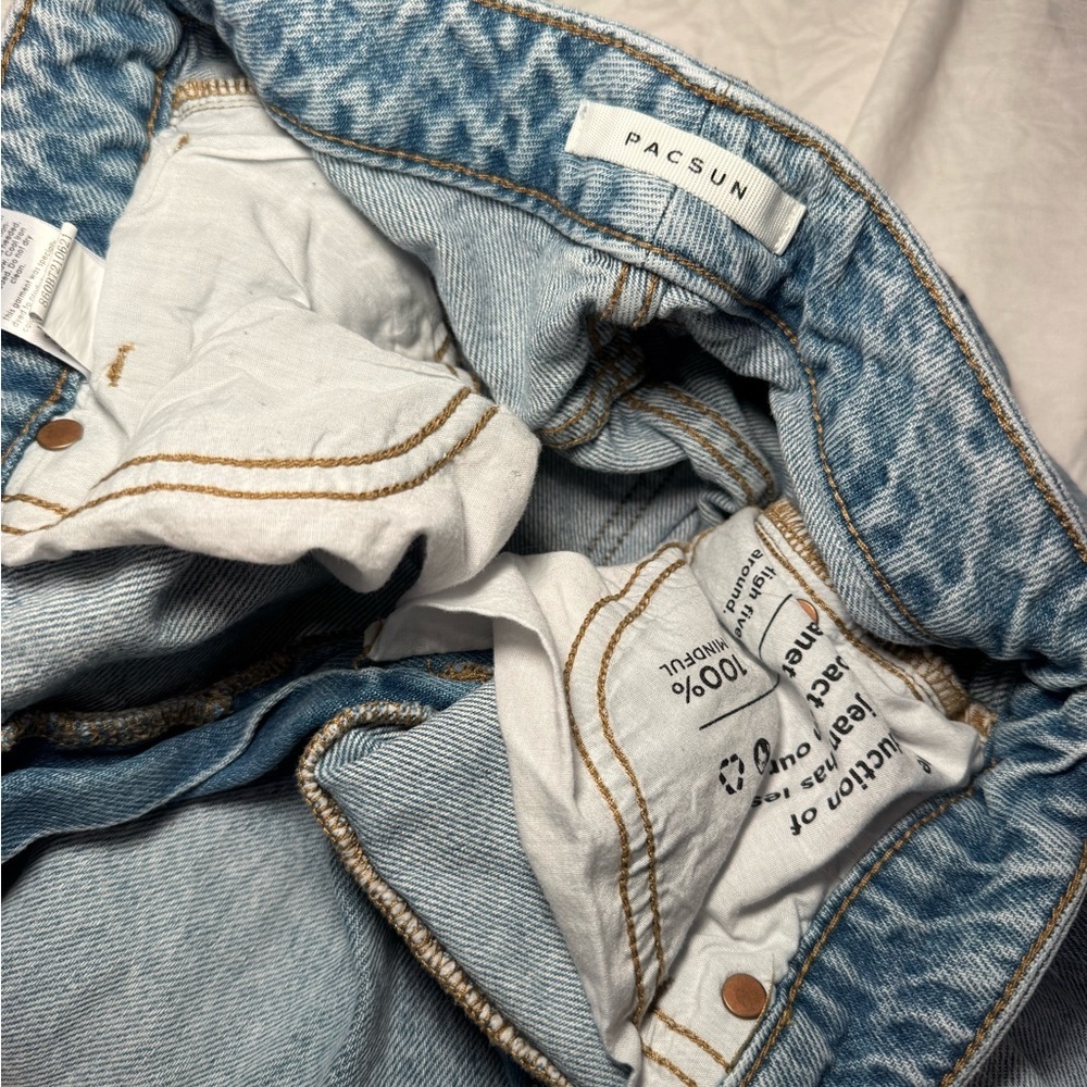PacSun Light Mom Jeans - Picture 4 of 7